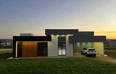 Imagem: A casa em condomínio possui 3 Dormitórios, 3 Banheiros, 4