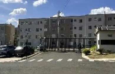 Imagem: O apartamento possui 2 Dormitórios, 1 Banheiro, 1 Vaga na garagem