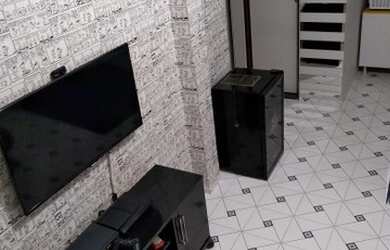 Imagem: O apartamento possui 2 Dormitórios, 1 Banheiro, 1 Vaga na garagem