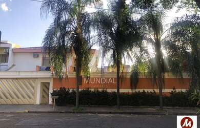 Imagem: O depósito possui 5 Vagas na garagem e 364m² de Área e está