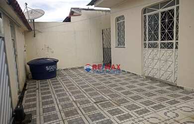 Imagem: A casae possui 3 Dormitórios, 3 Banheiros, 1 Vaga na garagem