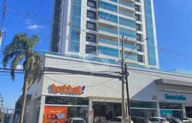 Imagem: O apartamento possui 3 Dormitórios, 1 Banheiro, 2 Vagas na