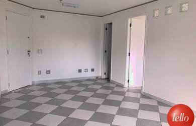 Imagem: O depósito possui 1 Vaga na garagem e 45m² de Área e está