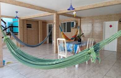 Imagem: A casa possui 1 Dormitório, 1 Banheiro e está localizado