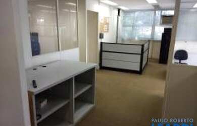 Imagem: O depósito possui 1 Vaga na garagem, 105m² de Área e está