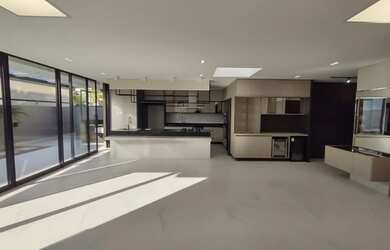 Imagem: A casa em condomínio possui 3 Dormitórios, 5 Banheiros, 4