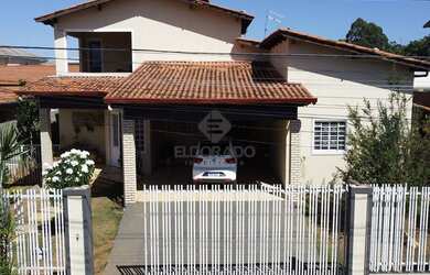 Imagem: A casa em condomínio possui 3 Dormitórios, 4 Banheiros, 4