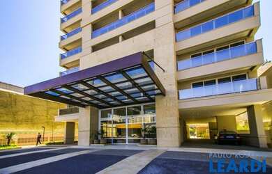 Imagem: O depósito possui 28m² de Área e está localizado em Água