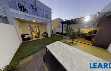 Imagem: A casa em condomínio possui 4 Dormitórios, 3 Banheiros, 2