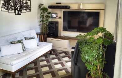 Imagem: A casa em condomínio possui 3 Dormitórios, 1 Banheiro, 2 Vagas