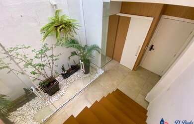 Imagem: A casa possui 3 Dormitórios, 4 Banheiros, 3 Vagas na garagem