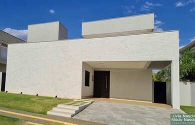 Imagem: A casa em condomínio possui 4 Dormitórios, 5 Banheiros, 4