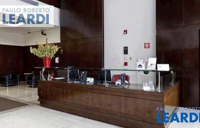 Imagem: O depósito possui 5 Vagas na garagem, 610m² de Área e está