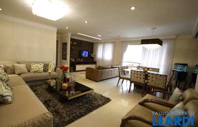 Imagem: O apartamento possui 2 Dormitórios, 3 Banheiros, 2 Vagas na