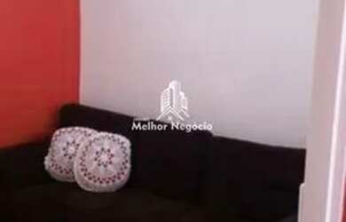 Imagem: A casa possui 2 Dormitórios, 1 Banheiro, 2 Vagas na garagem