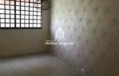 Imagem: A casa possui 3 Dormitórios, 4 Banheiros, 2 Vagas na garagem