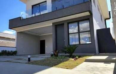 Imagem: A casa em condomínio possui 3 Dormitórios, 3 Banheiros, 2