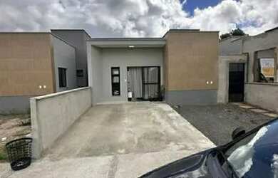 Imagem: A casa em condomínio possui 2 Dormitórios, 1 Banheiro, 2 Vagas