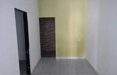 Imagem: A casa possui 2 Dormitórios, 2 Banheiros, 80m² de Área e