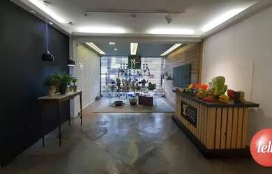 Imagem: O depósito e possui Dormitórios, Suítes, Banheiros, 1015-0m²