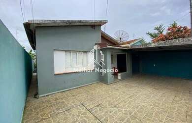 Imagem: A casa possui 2 Dormitórios, 1 Banheiro, 5 Vagas na garagem