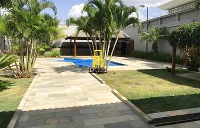 Imagem: A casa possui 4 Dormitórios, 5 Banheiros, 4 Vagas na garagem