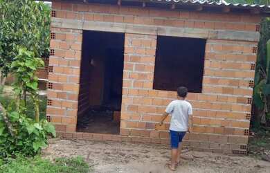 Imagem: A casa possui 1 Dormitório e 1 Banheiro e está localizado