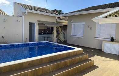 Imagem: A casa em condomínio possui 3 Dormitórios, 2 Banheiros, 2