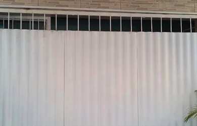 Imagem: A casa possui 2 Dormitórios, 2 Banheiros, 1 Vaga na garagem