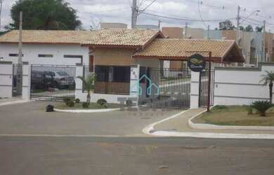 Imagem: A casa em condomínio possui 3 Dormitórios, 2 Banheiros, 2