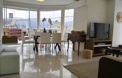 Imagem: O apartamento possui 4 Dormitórios, 1 Banheiro, 3 Vagas na