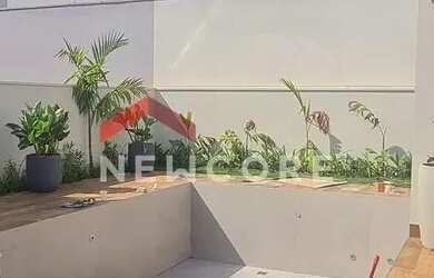 Imagem: A casa possui 4 Dormitórios, 5 Banheiros, 3 Vagas na garagem