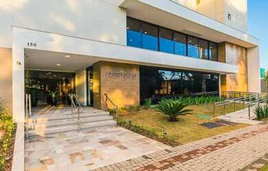 Imagem: O apartamento possui 3 Dormitórios, 2 Banheiros, 2 Vagas na