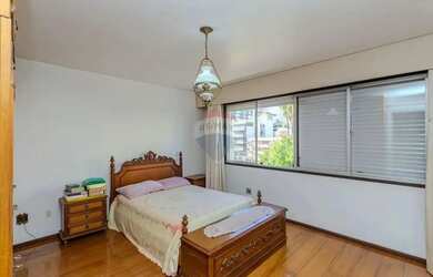 Imagem 16: Apartamento 4 domitórios dependência, 2 vagas, com elevador, em frente...