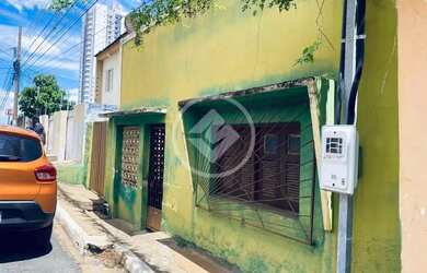 Imagem: A casa possui 2 Dormitórios, 1 Banheiro, 1 Vaga na garagem