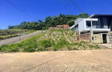 Imagem: O terreno possui 325m² de Área e está localizado em Floresta