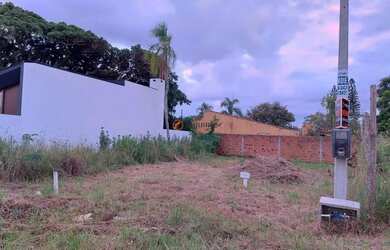 Imagem: O terreno possui 140m² de Área e está localizado em Laranjal