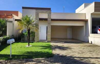 Imagem: A casa em condomínio possui 3 Dormitórios, 4 Banheiros, 4