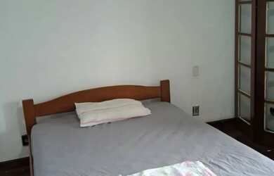 Imagem: O quarto para alugar e está localizado em Bancários, Rio de