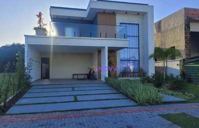 Imagem: A casa em condomínio possui 3 Dormitórios, 3 Banheiros, 4