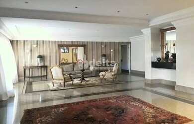 Imagem: O apartamento possui 5 Dormitórios, 2 Banheiros, 3 Vagas na