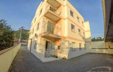 Imagem: O apartamento possui 3 Dormitórios, 1 Banheiro, 1 Vaga na garagem