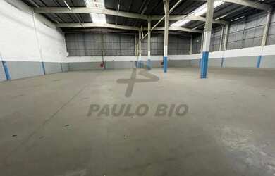 Imagem: O depósito possui 5 Vagas na garagem, 2.598m² de Área e