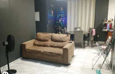 Imagem: A casa possui 4 Dormitórios, 3 Banheiros, 4 Vagas na garagem