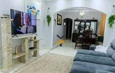 Imagem: A casa possui 4 Dormitórios, 3 Banheiros, 3 Vagas na garagem