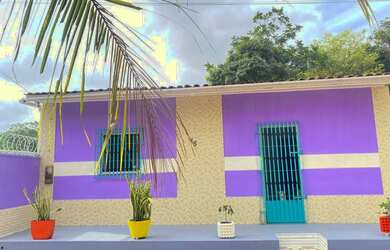 Imagem: A casa possui 3 Dormitórios, 2 Banheiros, 1 Vaga na garagem