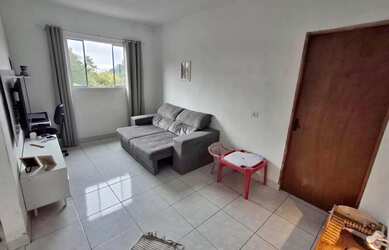 Imagem: A casa possui 2 Dormitórios, 1 Banheiro e 1 Vaga na garagem