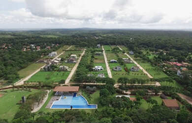 Imagem: O terreno possui 620m² de Área, Churrasqueira, Piscina e