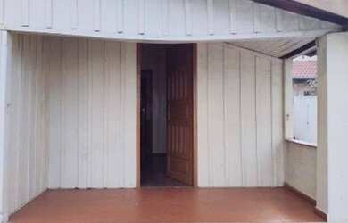 Imagem: A casa possui 2 Dormitórios, 1 Banheiro, 70m² de Área e