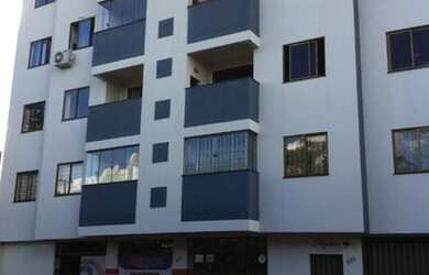 Imagem: O apartamento possui 3 Dormitórios, 1 Banheiro, 1 Vaga na garagem